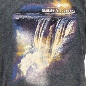 Vintage Y2K Niagra Falls Graphic T Streetwear Modern Grunge‎ Retro Nature Travel